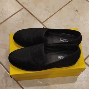 Black Kenneth Cole Shoes Women's 10 Faux Fur Loafers